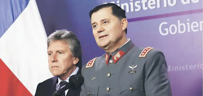  ??  ?? ► El comandante en jefe del Ejército, general Ricardo Martínez, propuso al Ejecutivo cambiar a casi la mitad del Alto Mando.