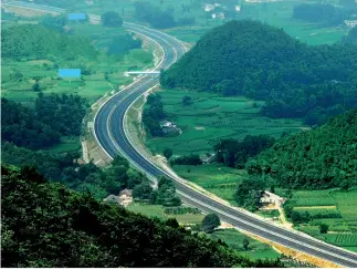  ?? Hou Gang ?? Tramo de Meitian de la autopista Hangzhou-Ruili.