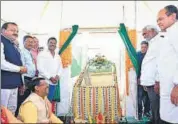  ?? HT PHOTO ?? Jharkhand CM Champai Soren lays foundation to the Barbendia bridge in Jamtara on Sunday.