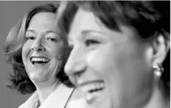  ?? JONATHAN HAYWARD/ THE CANADIAN PRESS ?? Happy again: Premiers Alison Redford, left, and Christy Clark