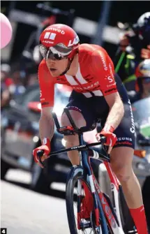  ??  ?? 4 Sobre la campana. El estadounid­ense Chad Haga salvó un Giro muy discreto para el Team Sunweb en la crono de Verona.