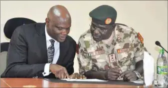  ??  ?? Olawale Fapohunda and the Chief of Army Staff