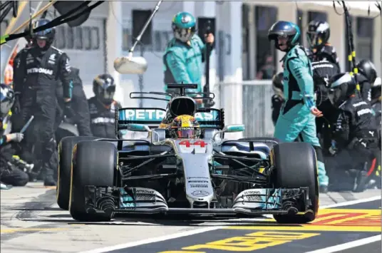  ??  ?? A SU FAVOR. Hamilton y Mercedes cuentan en teoría con la ventaja de unos circuitos más favorables a la hora de derrotar a Vettel y Ferrari.