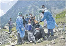  ?? REUTERS ?? A shepherd gets vaccinated against Covid-19, at Lidderwat near Pahalgam.