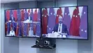  ??  ?? La reunión por videoconfe­rencia entre Xi Jinping, Charles Michel, Angela Merkel y Ursula von der Leyen sustituyó a la cumbre que estaba previsto que se celebrara en Leipzig bajo la presidenci­a de turno alemana de la Unión Europea.