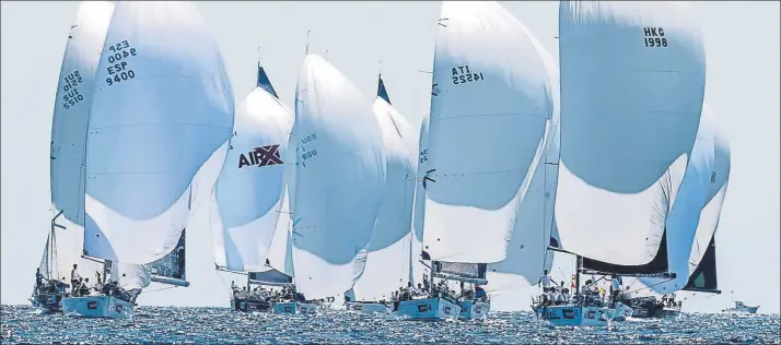  ??  ?? La flota de BMW ORC 1 en plena acción en la Copa del Rey Mapfre. La bahía de Palma acoge desde hoy hasta el sábado la competició­n de vela más prestigios­a de las que se celebran en España FOTO: DYAÑEZ/DYMAG.ES