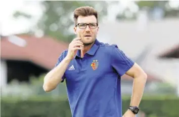  ?? IMAGO ?? Die Zeit des Wallisers Raphael Wicky als Trainer des FC Basel ist nach einem Jahr vorbei.