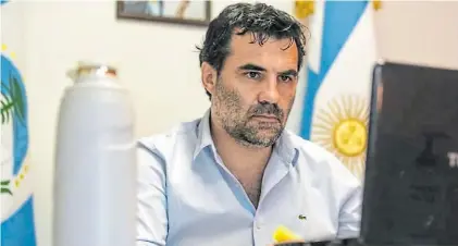  ??  ?? Atraso tarifario. El neuquino Darío Martínez viene “escuchando” los reclamos del sector energético.