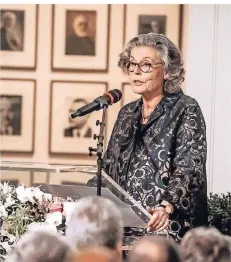  ?? RP-FOTO: ANDREAS ENDERMANN ?? Die bisherige OLG-Präsidenti­n Anne-José Paulsen war sichtbar gerührt, als sie sich für viele lobende Worte bedankte.