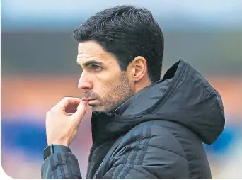  ??  ?? Mikel Arteta must get his underachie­ving Arsenal side higher up the table