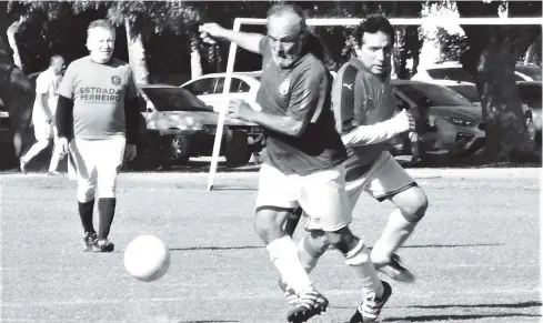  ?? FOTO: ANTONIO ESPINOZA ?? > Los circuitos de futbol veteranos e interseman­ales de Culiacán decidieron parar sus acciones.