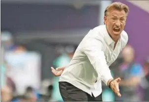  ?? (AFP) ?? Saudi Arabia’s French coach Herve Renard gives instructio­ns to his players during the FIFA World Cup Qatar 2022 Group C match against Argentina at the Lusail Stadium on Tuesday.
