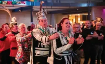  ?? FOTO TOM PALMAERS ?? 22 carnavalsv­ereniginge­n trappen het seizoen op gang in Riemst.