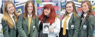  ??  ?? Waterloo Road actress Rebecca Craven (centre), with Stockport Academy’s (from left) Jasmine King, Ellie Leigh, Becky Nightingle and Kasey Donnelly