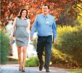  ??  ?? Sheryl Sandberg y su esposo Dave Goldberg formaban una de las parejas más poderosas del mundo de la tecnología. Él era CEO de la empresa de encuestas online Survey Monkey y consultor de otras compañías exitosas.