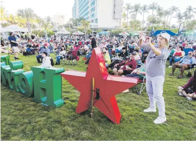  ?? ?? El público está invitado a llevar sus sillas o sábanas para sentarse en la grama a disfrutar de la buena música.