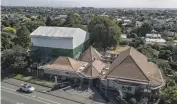  ?? ?? An aerial view of work taking place at the Aigantighe Art Gallery in Timaru.
JOHN BISSET/STUFF