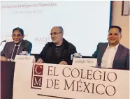  ??  ?? Respaldo. Funcionari­os federales como Santiago Nieto han mostrado su apoyo al académico del Colmex.