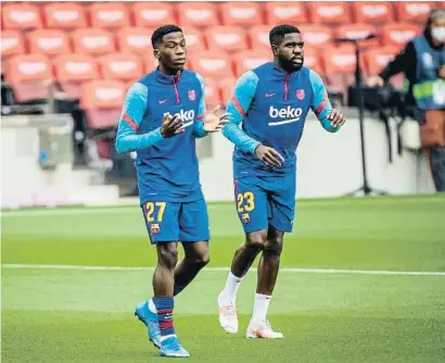  ??  ?? Ilaix Moriba y Samuel Umtiti en una imagen de la temporada pasada