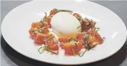  ?? luis.alcaladelo­lmo@gfrmedia.com ?? Caprese de Capri, burrata mozzarella con tomates campari y aceite de oliva extra virgen