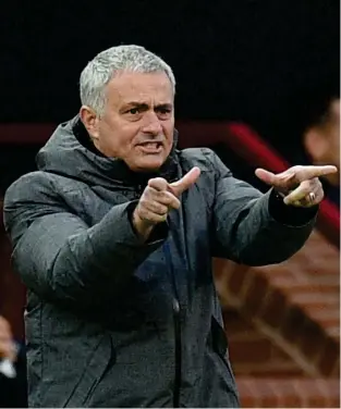  ?? FOTO: LEHTIKUVA/OLI SCARFF ?? Pressad. José Mourinho och Manchester United går tungt för tillfället.