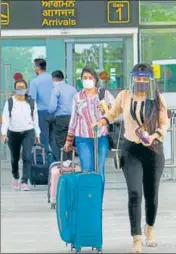  ?? GURMINDER SINGH/HT ?? Passengers leaving for their destinatio­ns after landing at the Chandigarh airport on Monday.
