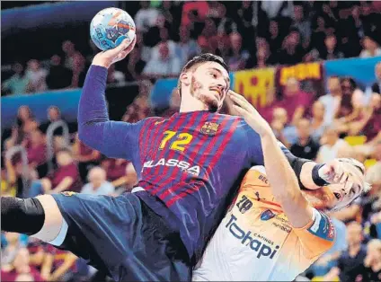  ?? FOTO: EFE ?? Ludovic Fàbregas, pivote del FC Barcelona Lassa, disputa su tercera partido del presente curso frente a sus ex compañeros del Montepllie­r