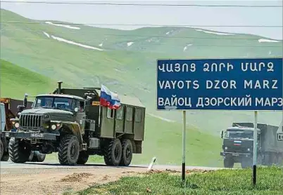  ?? ?? Im Konflikt um Berg-Karabach stehen russische Truppen auf armenische­r Seite.