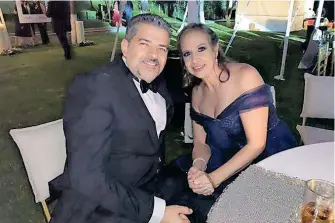  ??  ?? Papás de la novia: Tomás Orozco Grover y Verónica Ibarra Nava.