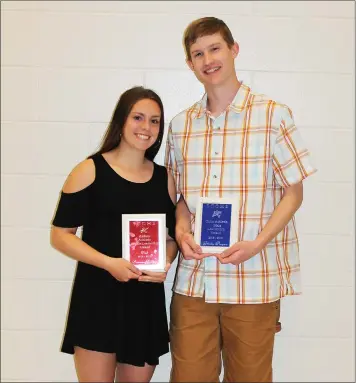  ?? RUTH WEINER/SUBMITTED PHOTO ?? Amanda Thoreson (left) and Grady Rogers won the Swift Current Comp. High School’s Athletic Leadership Awards.