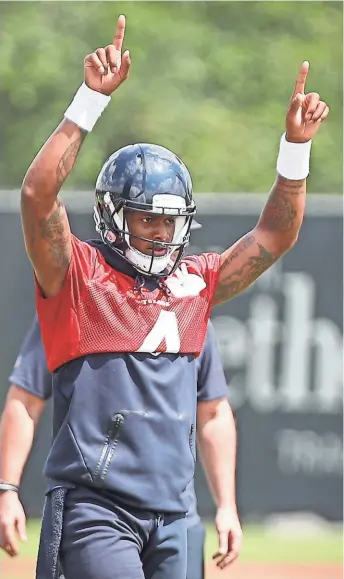  ?? ASSOCIATED PRESS ?? With Houston quarterbac­k Deshaun Watson back under center, the Texans should be much improved.