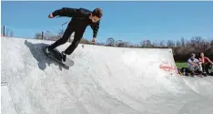  ?? Foto: Vanessa Polednia ?? Der Skatepark von Friedberg wurde erst im Mai dieses Jahres eingeweiht. Er zieht Skater aus nah und fern an.