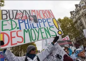  ??  ?? ##Jev#117-78-https://tinyurl.com/ug2dzgn##jev#
Tous les soignants du public ont manifesté jeudi en France (ici à Paris).