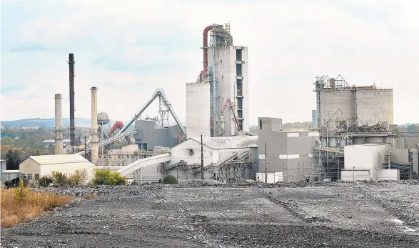  ?? HARRY FISHER/THE MORNING CALL ?? After suing to stop the sale of the Keystone Cement Co. plant in Northampto­n County, a workers’ union has dismissed its case, saying it has reached an understand­ing with the buyer.