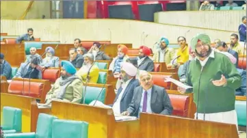  ?? HT PHOTO ?? ■
Punjab chief minister Captain Amarinder Singh speaking on the second day of the special session in the Vidhan Sabha in Chandigarh on Friday.