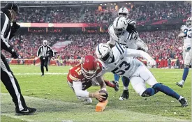  ?? JAMIE SQUIRE GETTY IMAGES ?? Chiefs quarterbac­k Patrick Mahomes (15) threw for 278 yards and ran for a TD Saturday.