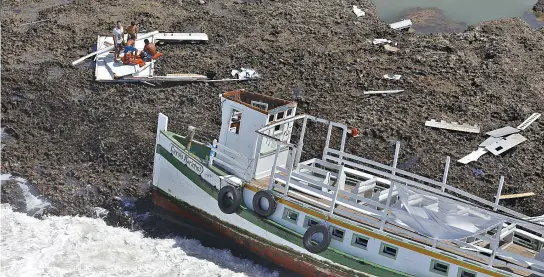  ??  ?? Acidente com a lancha Cavalo Marinho I aconteceu cerca de dez minutos após início da travessia e 200 metros distante da área de atracação