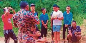  ??  ?? LAPAN lelaki yang diselamatk­an di Sungai Ulu Tembeling.