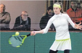  ?? FOTO: HKB ?? Mit Alexandra Vecic aus Immendinge­n, die für den TC Hechingen spielt, ist auch eine Spielerin aus dem Kreis Tuttlingen im Hauptfeld des Tennisturn­iers um den Aesculap-Cup vertreten.