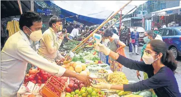  ?? ANI ?? Vegetable prices fell 6.27% but this was more than offset by sharply rising prices of pulses (12.54%) and oils and fat (20.78%). People in urban areas paid more for their daily needs, as urban inflation, at 5.96%, exceeded price growth in rural areas.