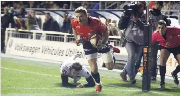  ??  ?? Double tenant du titre avec les Saracens et meilleur marqueur d’essais de la compétitio­n, Chris Ashton a des fourmis dans les jambes avant de retrouver la coupe d’Europe et de croiser le fer avec ses compatriot­es de Bath.