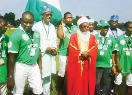  ??  ?? Nigerian contingent to the FIP Polo World Cup qualifier in Malaysia led by the Life President of Nigerian Polo, Emir of Katsina, HRH, Alhaji Abdulmumun­i Kabir Usman (Center), and NPF President, Francis Ogboro (second from right).