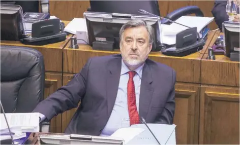  ?? FOTO: AGENCIAUNO/ARCHIVO ?? El senador Alejandro Guillier en el Senado.