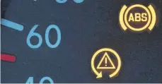  ?? FOTO: DPA ?? Das Antiblocki­ersystem ABS gehört zu den wichtigste­n Helfern.