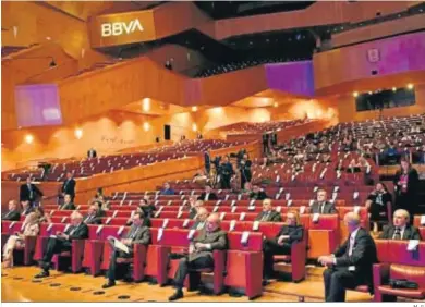  ?? M. G. ?? Apenas 90 accionista­s asistieron físicament­e a la junta general en Bilbao por la pandemia global.