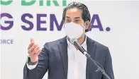  ?? — Gambar Bernama ?? JAWAB: Khairy ketika sidang media mengenai perkembang­an Program Imunisasi COVID-19 Kebangsaan selepas menghadiri mesyuarat bersama Jawatankua­sa Khas Jaminan Akses Bekalan Vaksin COVID-19 (JKJAV) di Kompleks F dekat Putrajaya, semalam.