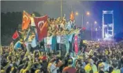  ?? AFP FILE ?? Istanbul citizens take to the streets during the attempted military coup on July 15, 2016.