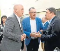  ?? JUAN AYALA ?? Luis Planas junto a Antonio Ruiz y Juan Díaz en un acto del PSOE.