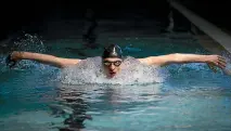  ?? GETTY IMAGES ?? Lewis Clareburt in action at his home Freyberg Pool in Wellington.