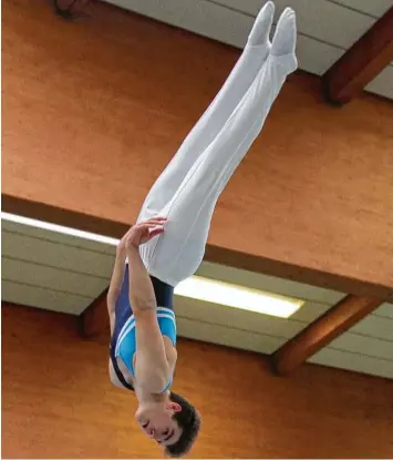  ?? Foto: Werner Miller ?? Einen Finalplatz strebt Trampolint­urner Lukas Heißler bei den bayerische­n Einzelmeis­terschafte­n an.